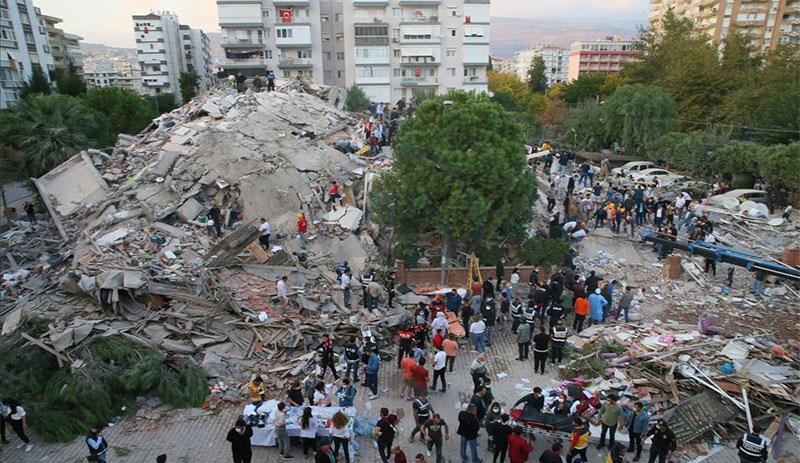 İzmir’de depremzedelere bankalar kredi vermedi: Bizi ev ve arsalarımız satıp göç etmeye zorluyorlar