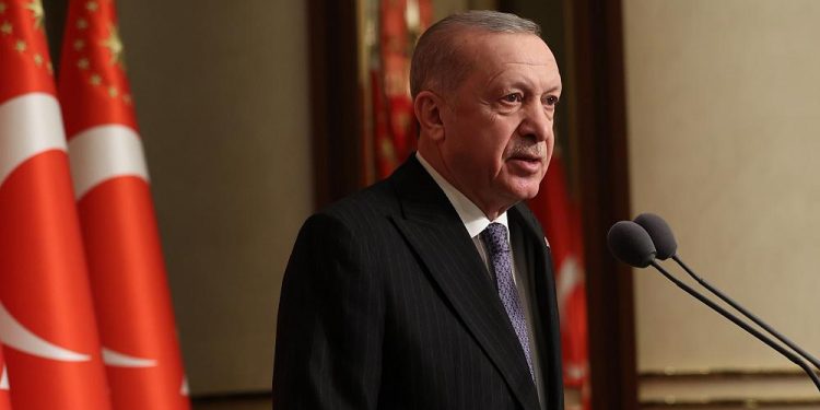 Erdoğan: Vatandaşımızı enflasyona ezdirmemek boynumuzun borcudur