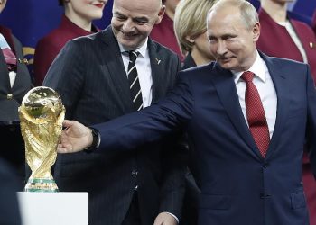 FIFA ve UEFA, Ukrayna’yı işgali nedeniyle Rusya’nın futbol turnuvalarına katılımını askıya aldı