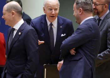 Biden, Rusya’nın enerji alanındaki etkisini azaltmak için Avrupa’ya gaz sevkıyatı planlıyor