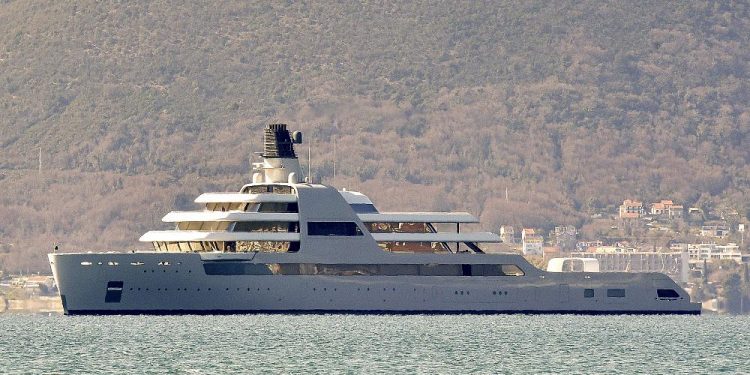 Yaptırım uygulanan Rus milyarder Abramovich’in ‘süper yatı’ Solaris Türkiye açıklarında