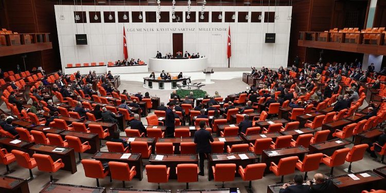 Seçim Kanunu teklifi, TBMM Anayasa Komisyonunda kabul edildi
