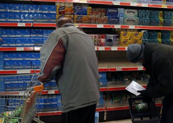 Yunanistan’da süpermarketler, un ve ayçiçeği yağı satışına sınırlama getirdi