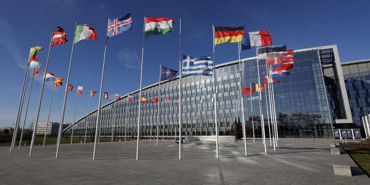 NATO, Ukrayna’ya kimyasal, biyolojik, radyolojik, nükleer tehditlere karşı yardım yapacak