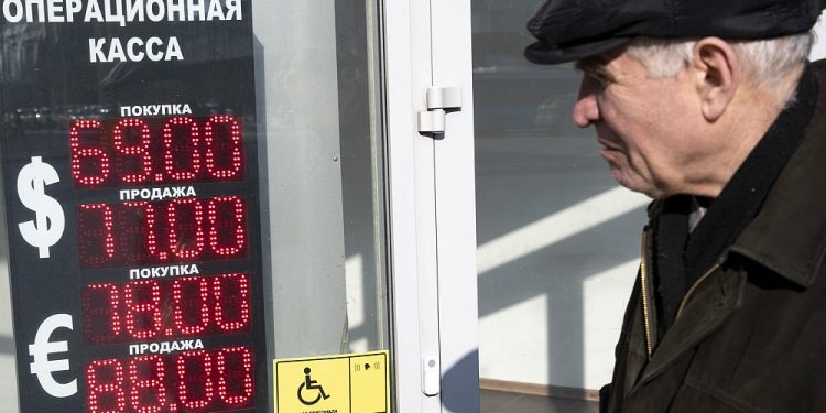 Ukrayna’yı işgali sonrası yaptırımlardan etkilenen Rusya tarihi bir iflasın eşiğine mi geldi?