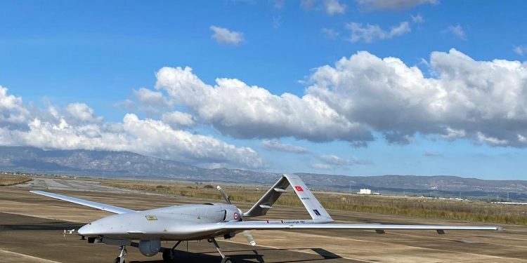 FT: Ukrayna’nın popüler silahı Bayraktar, Türkiye’nin SİHA politikasının bir parçası