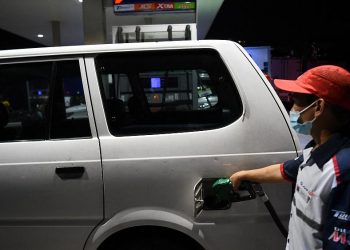 Hollanda’da akaryakıt firmasından kampanya: Fiyatlar 1 saatliğine 20 yıl öncesine döndü