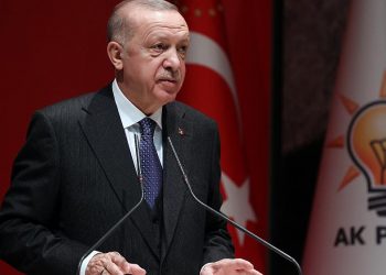 Erdoğan: Seçim kanunu teklifiyle tabela partilerinin siyaseti manipüle etmelerinin önüne geçilecek