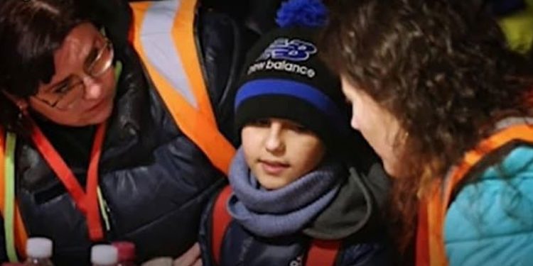 11 yaşındaki Ukraynalı çocuk bir başına 1000 kilometre kat edip Slovakya’ya ulaştı