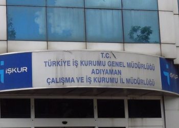 19 kişilik temizlikçi alımına 17 bin işsiz başvurdu: 'Her evde işsiz, 81 ilde yoksul var'