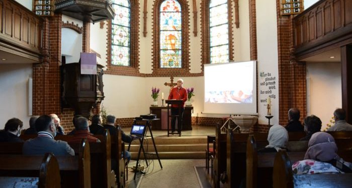 30 yıllık gazeteci Çetinkaya: Cezaevinde ölmem için saatlerce çırılçıplak beklettiler