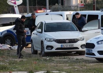 4 gündür park halinde olan otomobilin bagajında ceset bulundu