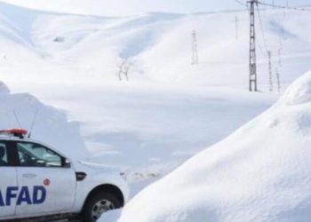 40 ev çığ tehlikesi sebebiyle tahliye edildi