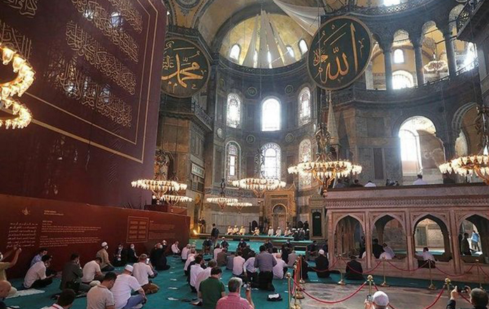 88 yıl sonra Ayasofya’da ilk teravih namazı kılınacak