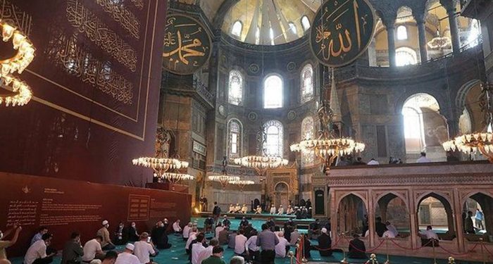 88 yıl sonra Ayasofya’da ilk teravih namazı kılınacak