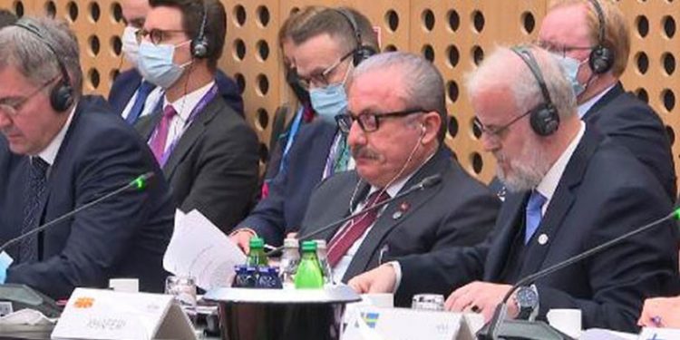 AB Parlamento Başkanları Toplantısı'nda konuşan TBMM Başkanı Şentop: Bizzat davet ettiğiniz Türkiye’ye ayar verme derdindesiniz