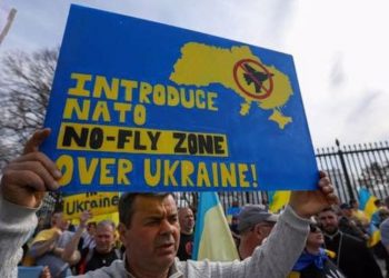 ABD'li senatör uyardı: Uçuşa yasak bölge ilanı 3. Dünya Savaşı demek