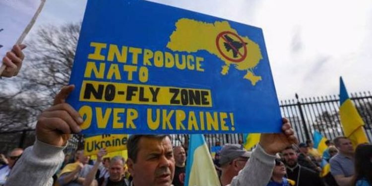 ABD'li senatör uyardı: Uçuşa yasak bölge ilanı 3. Dünya Savaşı demek