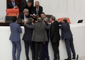 AKP-MHP iktidarından ülkenin sorunlarına dair tüm araştırma önergelerine ret