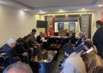 AKP'de toplu ayrılık: 200 kişi İYİ Parti'ye geçti