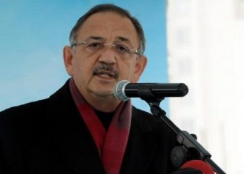 AKP'li Özhaseki'den partililerine 'iftar' uyarısı: 'Lüks otellerde sofralara oturmayın'