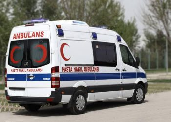AKP’li belediye ambulansı canlı yayın aracına çevirdi