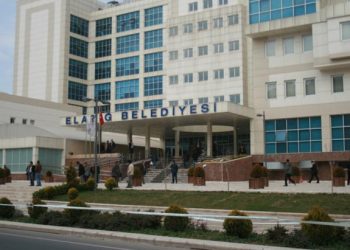 AKP’li belediye çocuk parkını müteahhite sattı