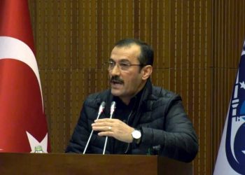 AKP’li isim Bahçeli’yi hedef aldı, MHP’liler salonu terk etti