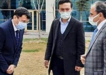 AKP&rsquo;li vekili el pen&ccedil;e divan karşılayan başhekim istifa etti