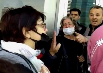 AKP’li yöneticiden hak arayan depremzedelere: Şov yapmaya gelmişsiniz