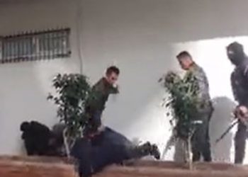 Adana’da Furkan Vakfı üyelerine sokak ortasında polis şiddeti