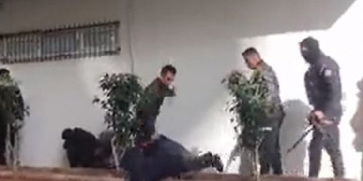 Adana’da Furkan Vakfı üyelerine sokak ortasında polis şiddeti