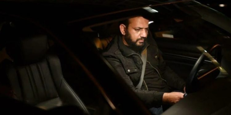 Afganistan’ın son ekonomi bakanı Uber şoförü oldu