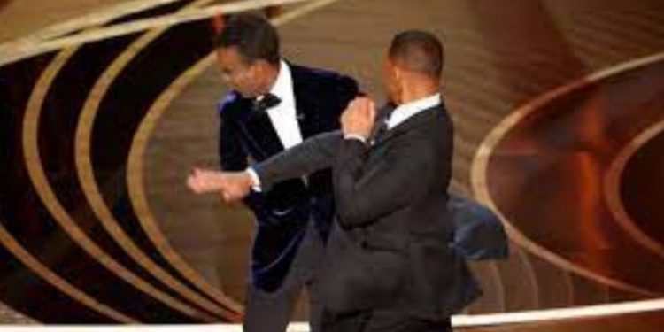 Akademi, Will Smith'in Oscar törenindeki tokadı hakkında inceleme başlattı