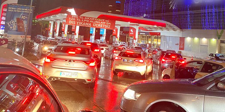 Akaryakıta pazartesi bir zam daha iddiası; mazot 21 TL’yi aşacak