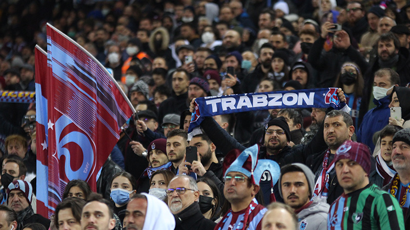 Akyazı'da "Ali Koç başkan Trabzonspor şampiyon" tezahüratı