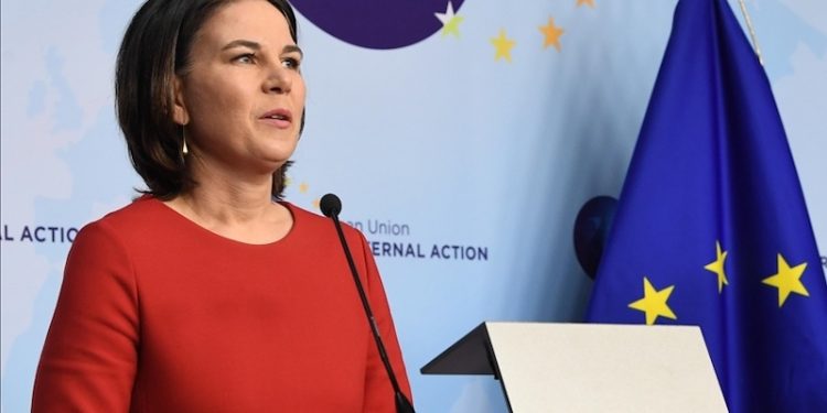 Almanya Dışişleri Bakanı Ukrayna'ya silah sevkiyatını savundu: Yakıt desteği de verildi