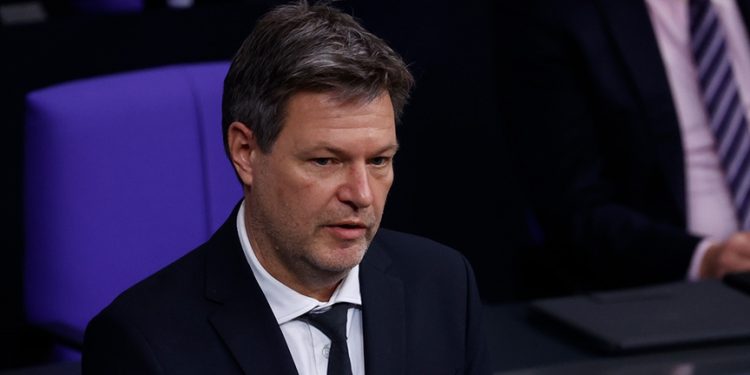 Almanya Ekonomi Bakanı Habeck: Rus enerjisine bağımlılığı azaltacak yeni sözleşmeler imzaladık