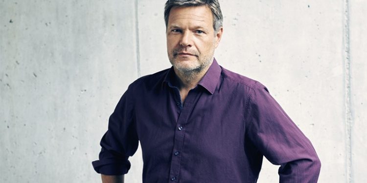 Almanya Ekonomi Bakanı Habeck: Rusya'ya enerji ambargosu uygulamaya hazır değiliz