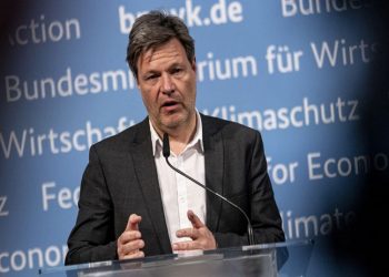 Almanya açıkladı: Rusya'dan enerji ithalatını hızla sonlandıracağız