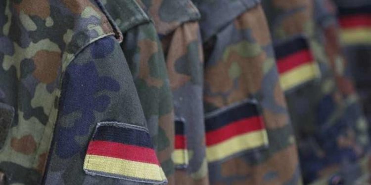 Almanya zorunlu askerliği tartışıyor
