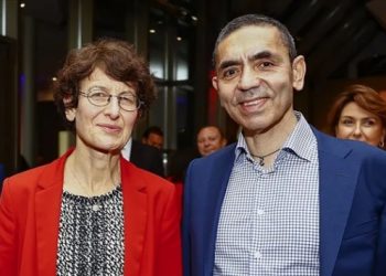 Almanya&rsquo;nın b&uuml;y&uuml;k bilim &ouml;d&uuml;l&uuml; T&uuml;reci ve Şahin'e verildi