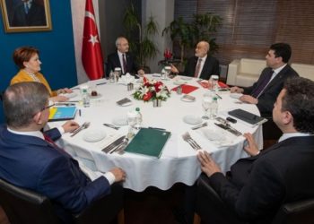 Altı partinin lideri yeniden buluştu: G&uuml;ndem 'yol haritası'