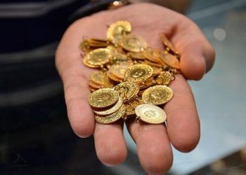 Altın güne düşüşle başladı