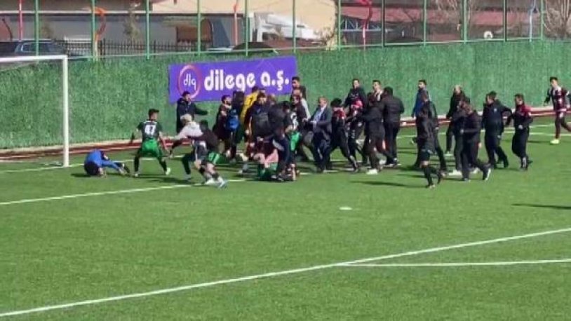 Amatör lig maçında kavga: Tam 18 kırmızı kart çıktı