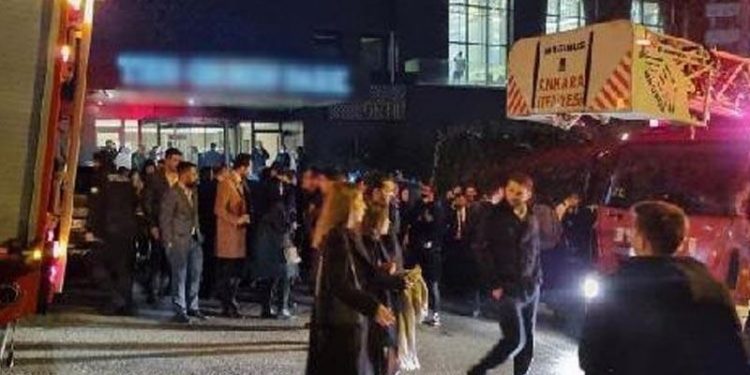 Ankara Barosu avukatlarının toplantı yaptığı otelde yangın