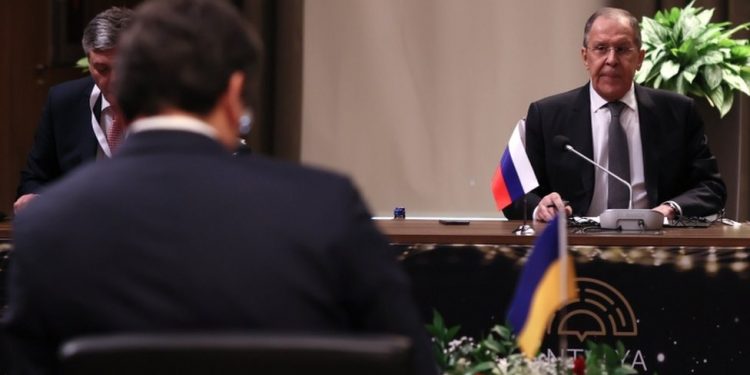 Antalya zirvesi: Rusya ve Ukrayna'nın görüşmesi çözüme giden yolu açabilir mi?