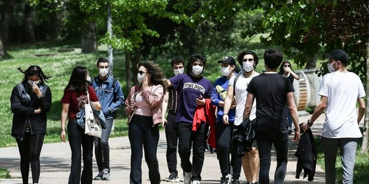 Araştırma: Z kuşağı Kürtler siyasete ilgisiz ve yurt dışına gitmek istiyorlar