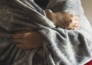 Araştırma: Zam sonrası battaniye altındaki vatandaş oranı yüzde 76