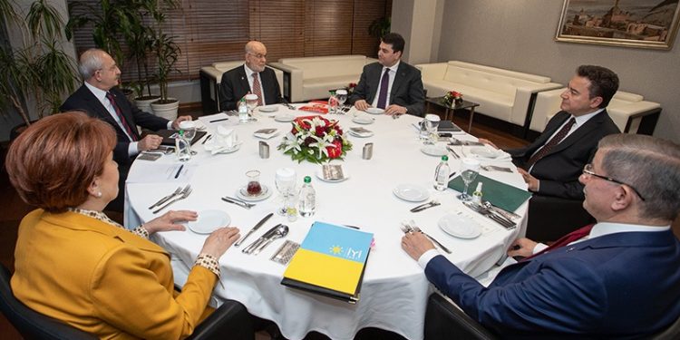 Araştırmacı Sencar: Partiler liderler buluşmasını yeterince duyuramamış